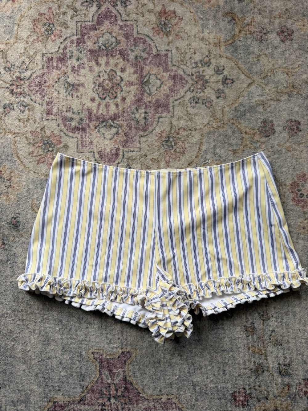 Striped Ruffle Hem Women's Shorts - Yellow & Blue